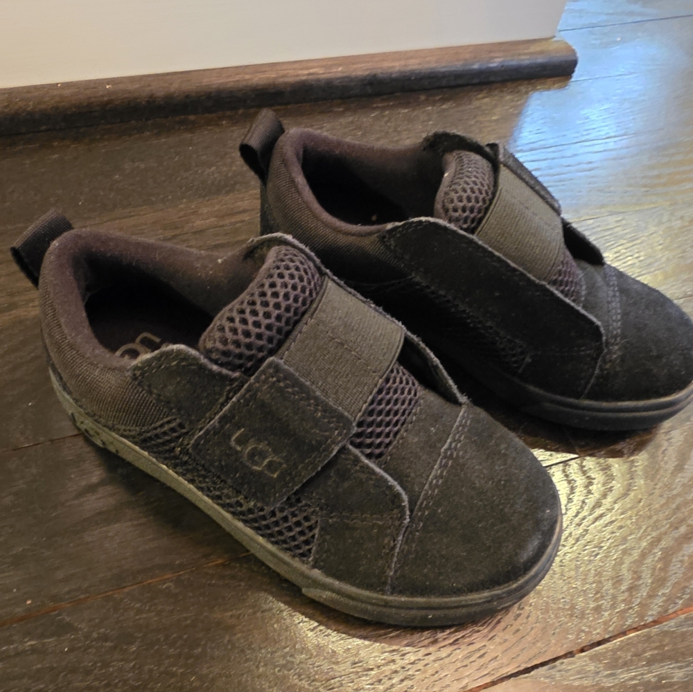 UGG Kids Black Sneakers Size 10